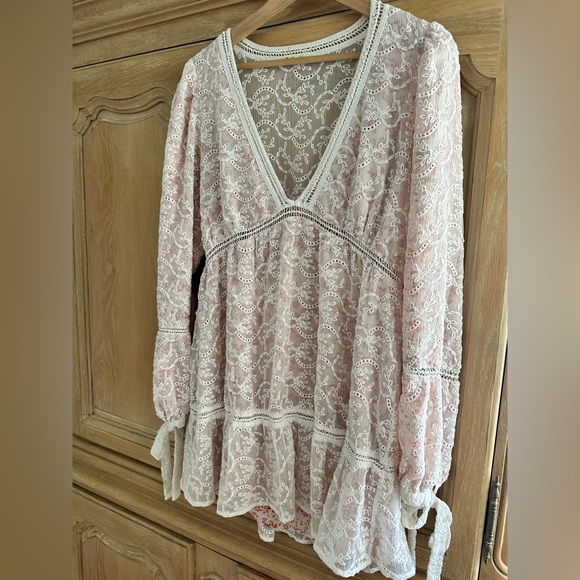 FOR LOVE & Lemons Eyelet Blossom dress - Picture 1 of 5